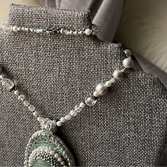 Beautiful Jadeite Semi-Precious Gemstones Large Pendant 20" Necklace - Picture 9 of 15